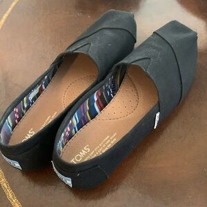 Tom’s Woman’s Alpargata Slip-on shoes 8.5 black canvas